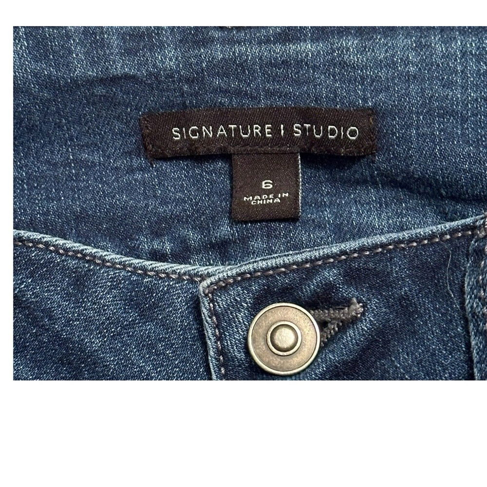 Signature Studio Blue Denim CAPRI Jeans Womens Size 6 Zip Button - Picture 12 of 16